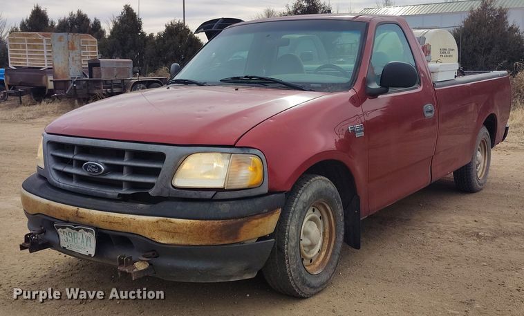 2000 Ford F150 pickup truck - DT0900