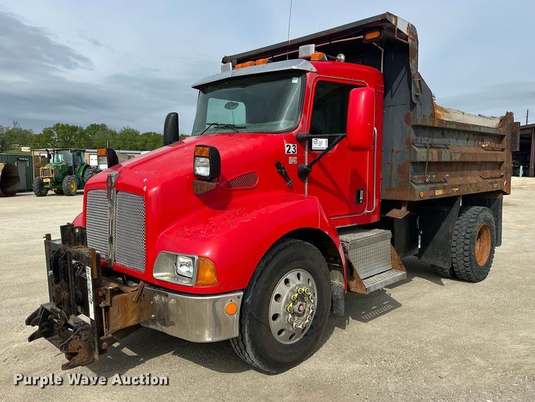 2005 Kenworth T300 dump truck - DV0906