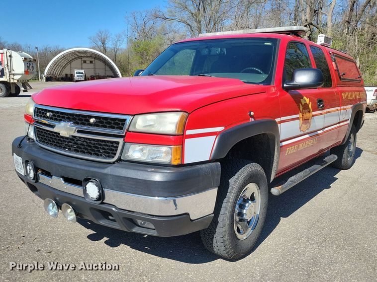 2006 Chevrolet Silverado 2500HD Ext. Cab pickup truck - DZ7053
