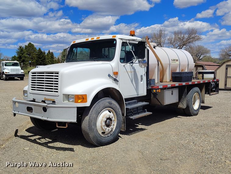1993 International 4700 applicator truck - ED0061