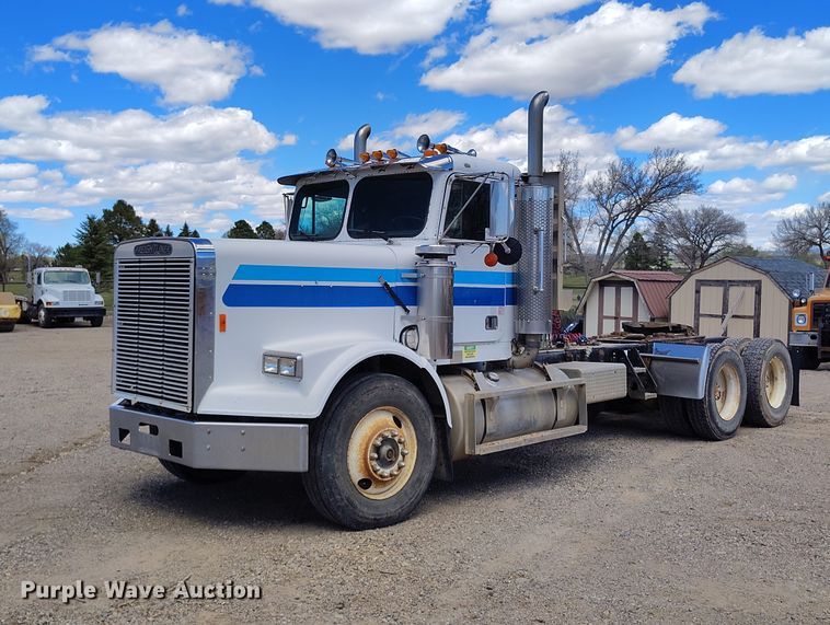 1987 Freightliner Conventional semi truck - ED0063