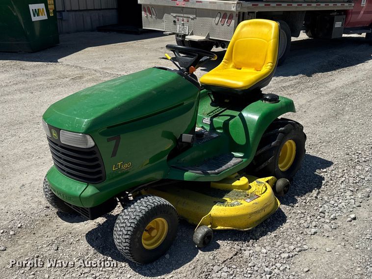 John Deere LT180 lawn mower - ER0477