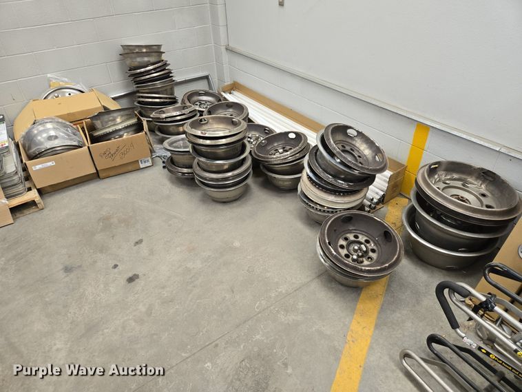 Approximately 56 hubcaps  - ER1513
