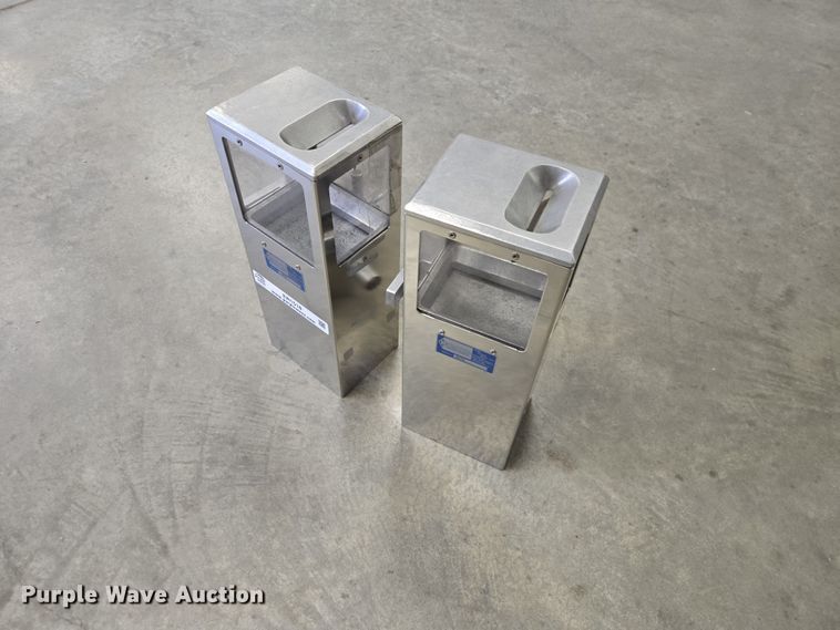 Diamond Manufacturing (2) Diamond Manufacturing fare boxes - ER1518