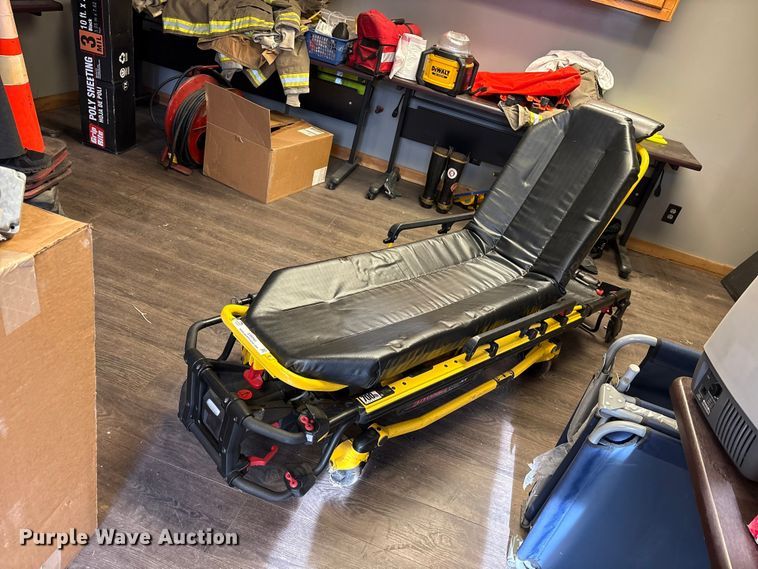 Stryker Power Pro XT ambulance cot - ES8990