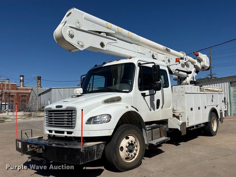 2013 Freightliner M2 bucket truck - ET1995