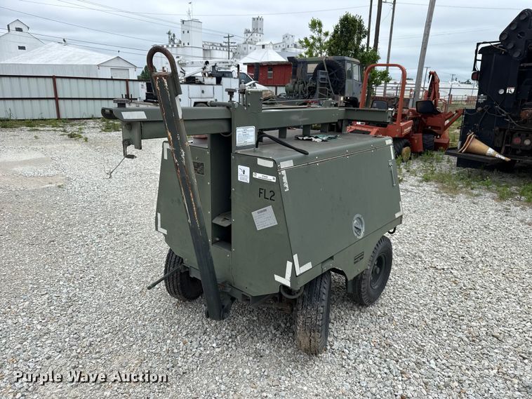 1999 T&J FL-1D light plant - ET6032