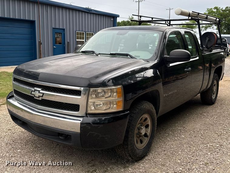 2008 Chevrolet Silverado 1500 Ext. Cab pickup truck - ET6088