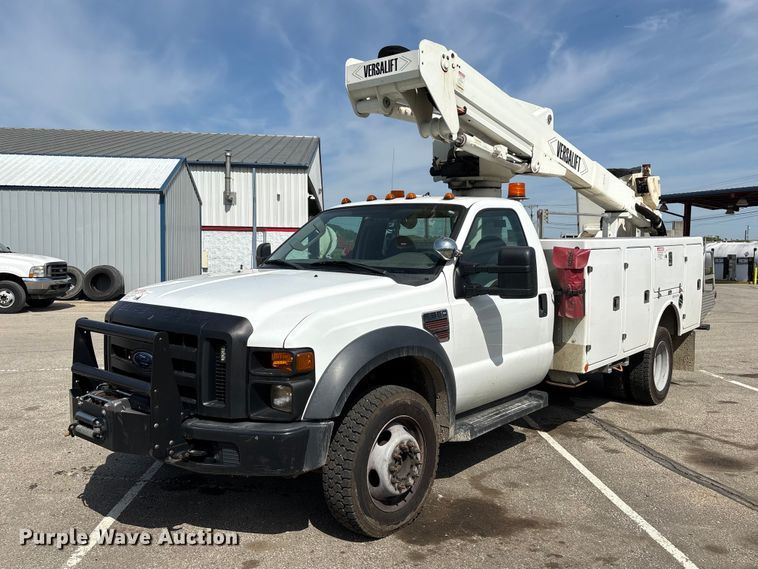 2010 Ford F550 Super Duty bucket truck - EU0549