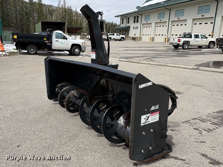 2009 Bobcat SBX240 skid steer snow blower - EU8646