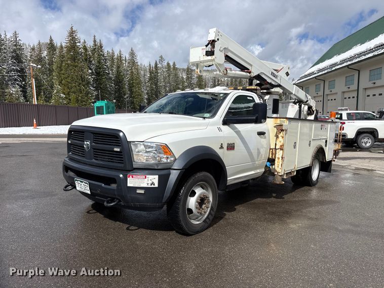 2012 Dodge 5500 bucket truck - EU8648