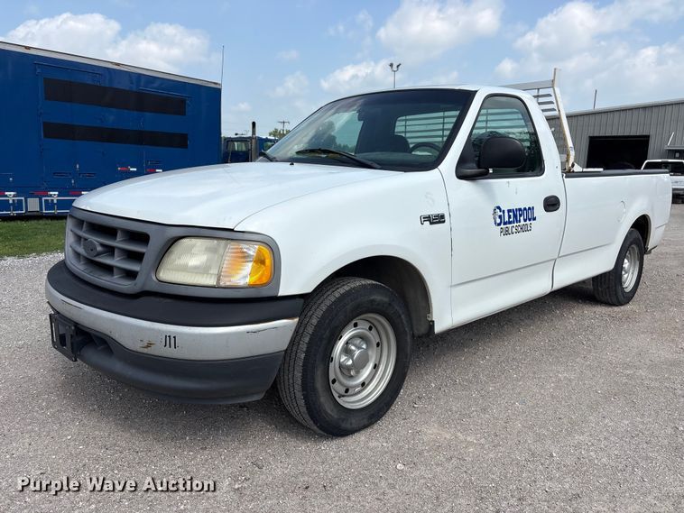 2000 Ford F150 pickup truck - EV2952