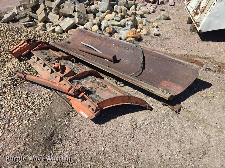 (2) wing plows - EV5873