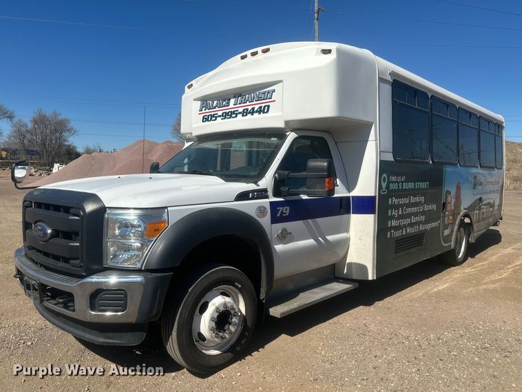 2015 Ford F550 shuttle bus - EV5881