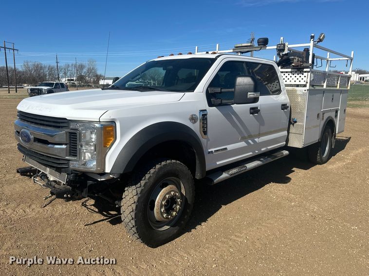2017 Ford F550 Crew Cab utility / service truck - EV5893