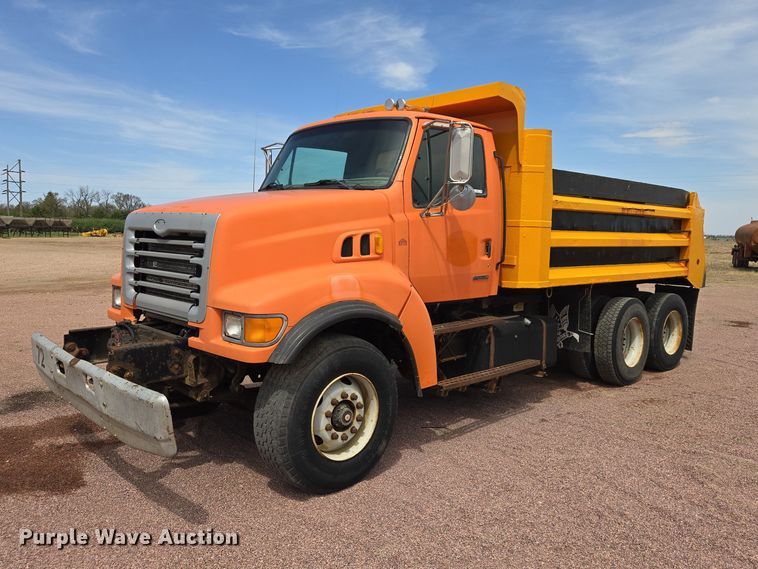 2001 Sterling LT8500 dump truck - EV5964
