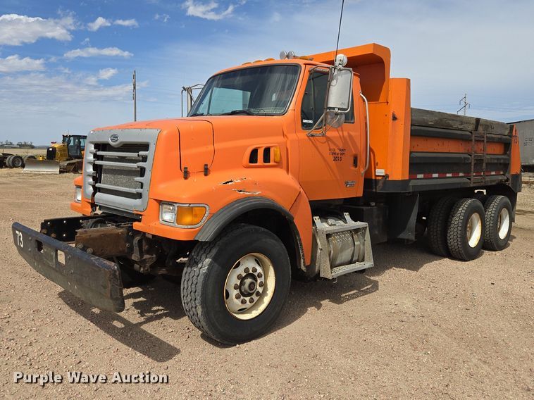 2003 Sterling L9500 dump truck - EV5966