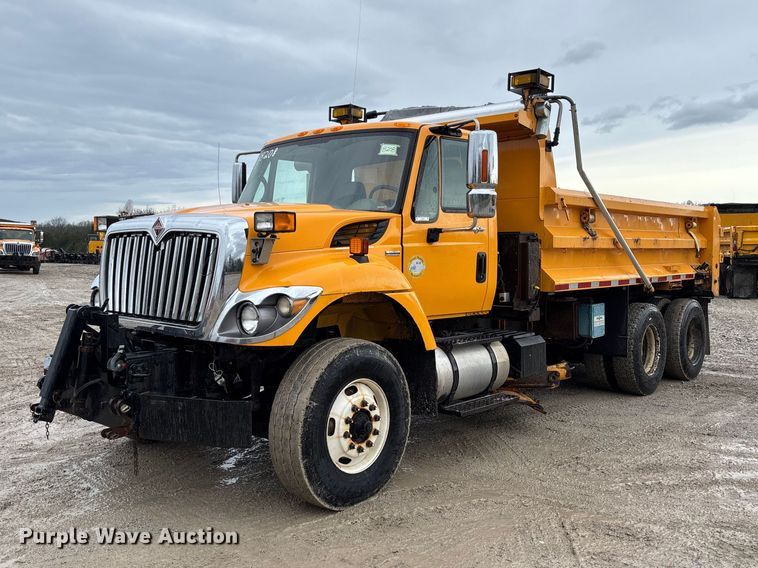 2009 International 7500 dump truck - FB3409
