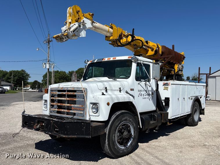 1987 International 1754 digger derrick truck - FB3545