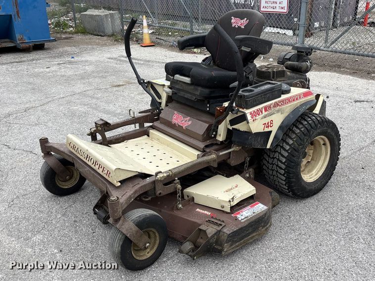 Grasshopper 300v ZTR lawn mower - FB3661