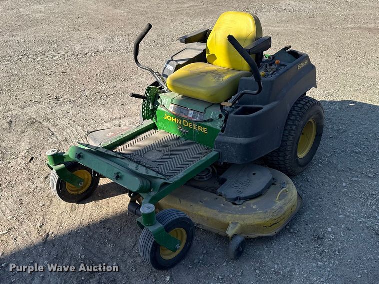 2015 John Deere EZtrak ZTR lawn mower - FB7216