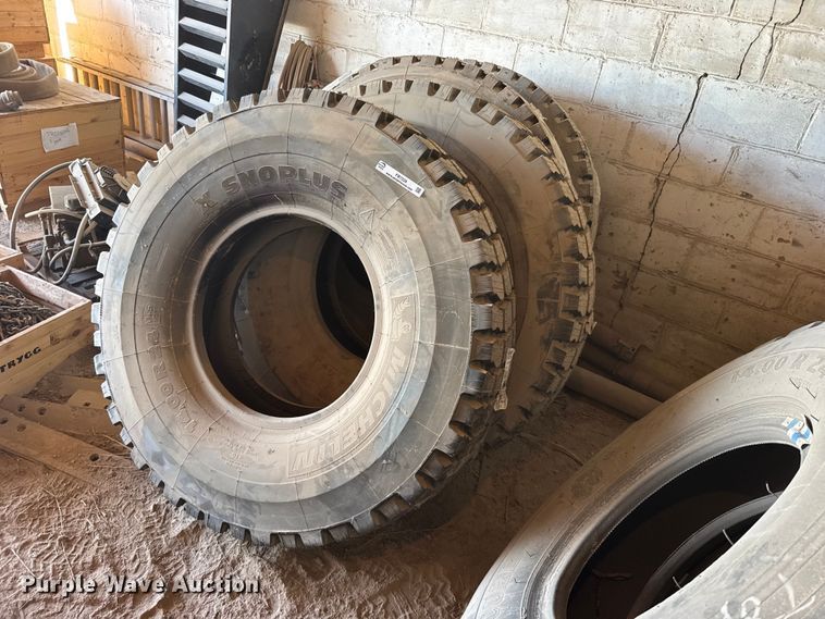 (4) 14.00R24 motor grader tires - FB7226