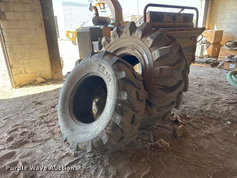 (3) tires - FB7227