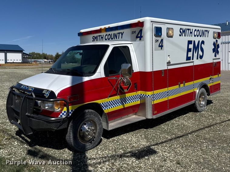 1998 Ford E450 Super Duty ambulance - FB7238