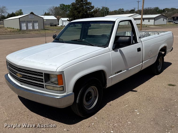 1991 Chevrolet C1500 pickup truck - FB7267