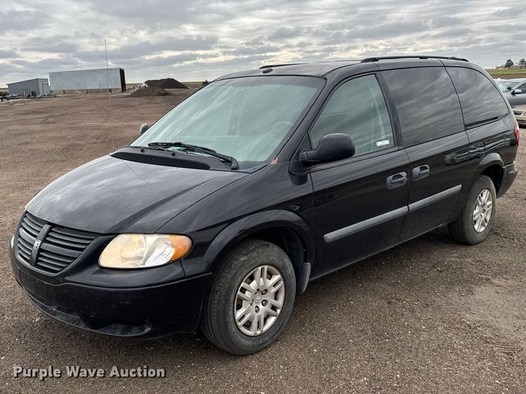 2007 Dodge Grand Caravan van - FB7285