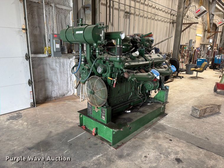 Detroit Diesel 16V71 engine - FB8121