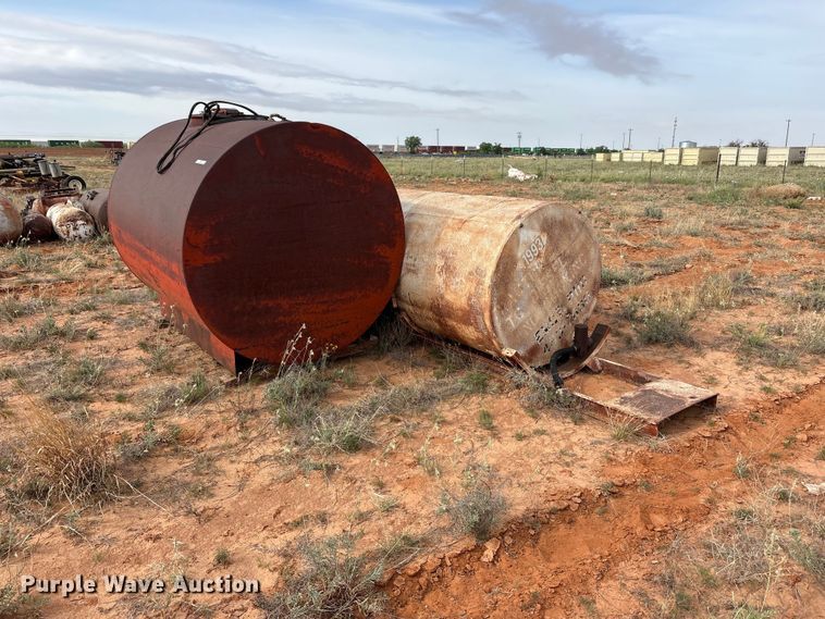 (2) fuel tanks - FC2259