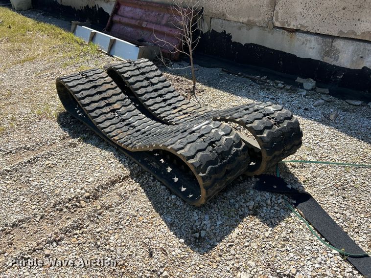 17.5" W skid steer tracks - FC5453