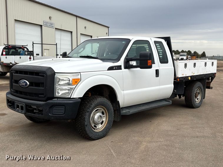 2011 Ford F250 Super Duty Ext. Cab flatbed pickup truck - FG2948
