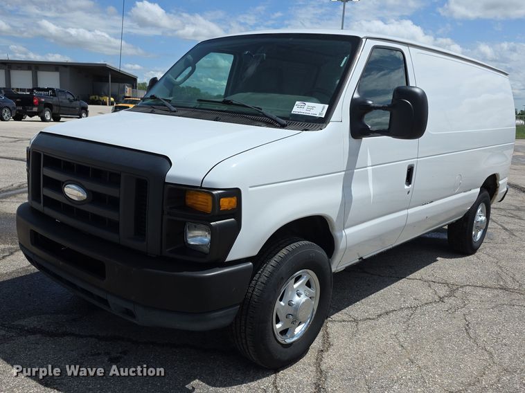 2014 Ford E250 van - FH6051