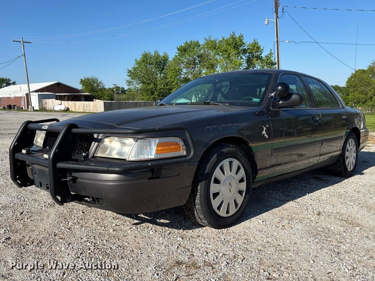 2009 Ford Crown Victoria  - FH7109