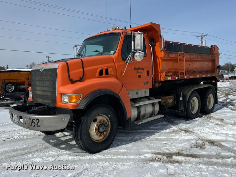 2005 Sterling LT9500 dump truck - FK0041