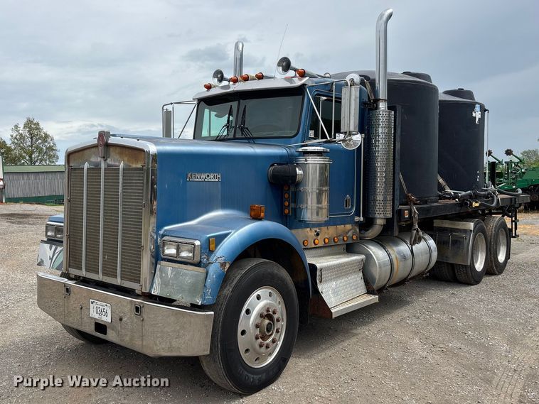 1988 Kenworth W900 flatbed truck - DT0183