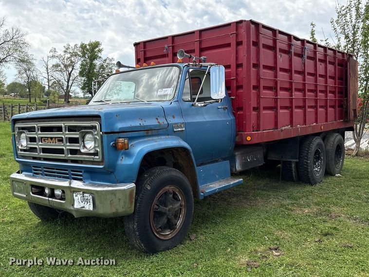 1974 GMC grain truck - DT0203