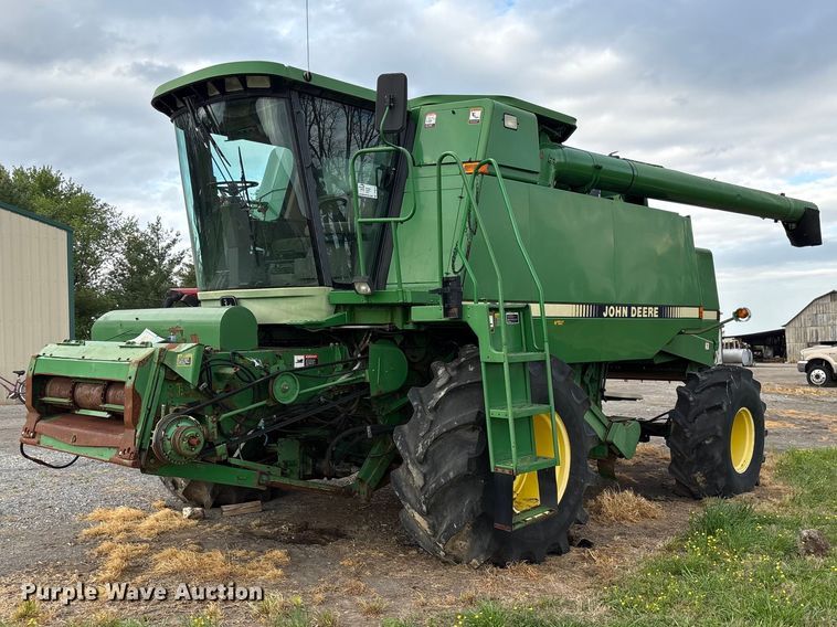 1996 John Deere 9600 combine - DT0210