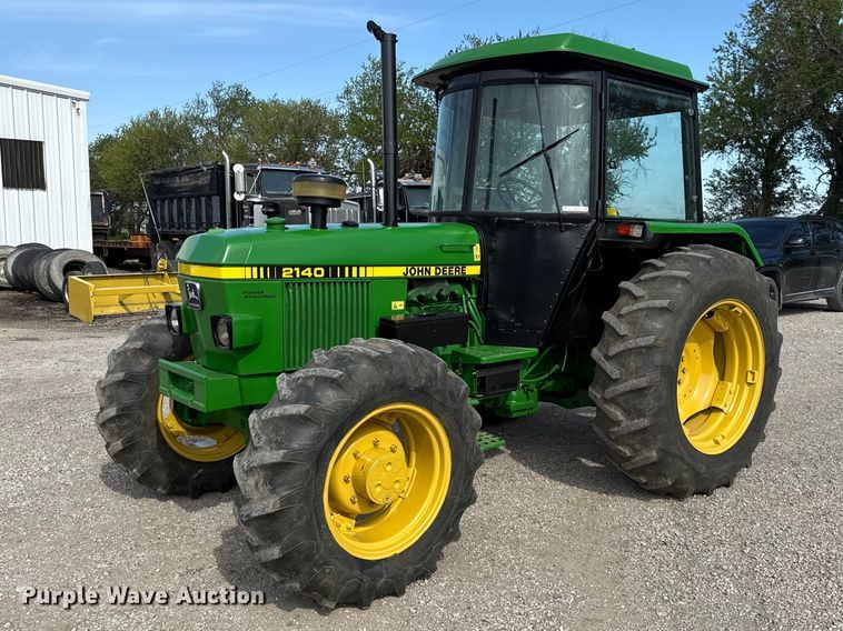 1982 John Deere 2140 tractor - DZ4439