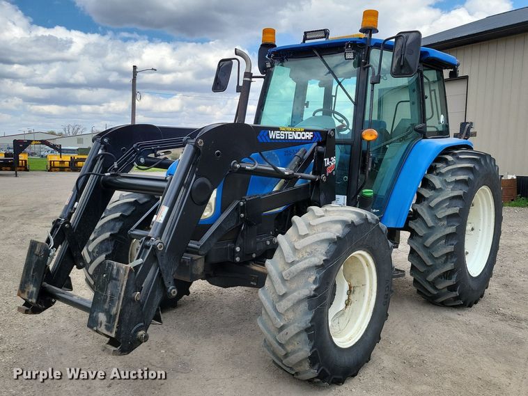2011 New Holland T5070 MFWD tractor - EE0682