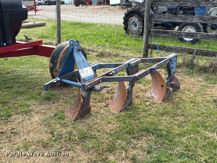 Three bottom plow - EF1084