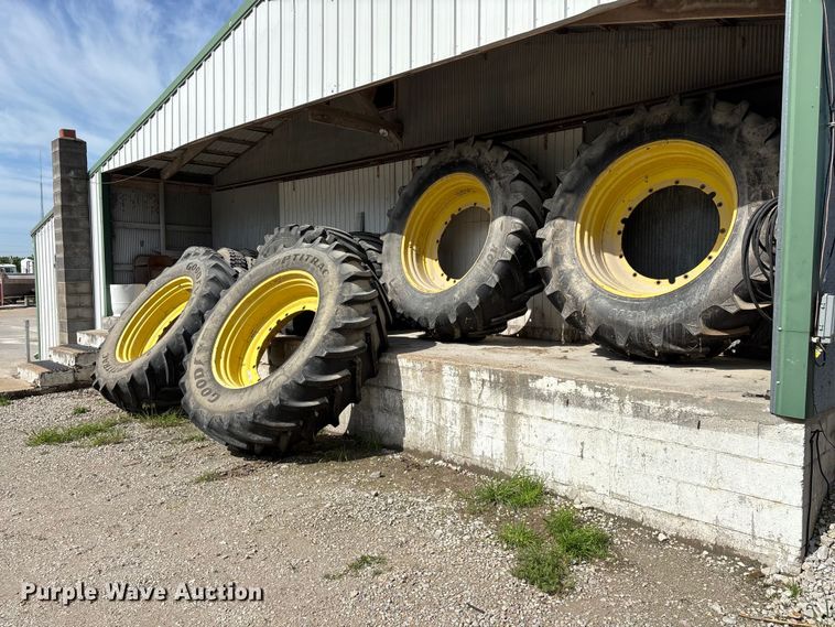 (4) tires and wheels - EO4229