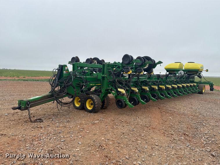 2015 John Deere DB120 planter - ET6050