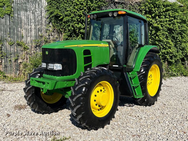 2006 John Deere 7320 MFWD tractor - EU0556