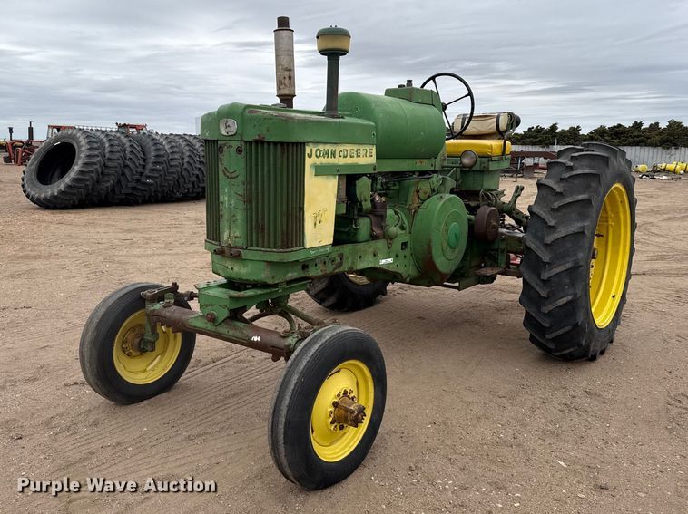 1956 John Deere 720 tractor - EW4535