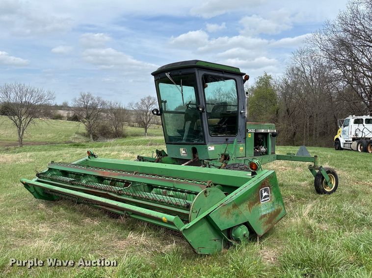 John Deere 3430 swather / windrower - FB3430