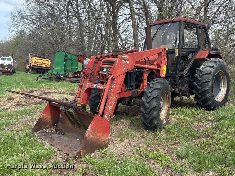 Case 1594 tractor - FC4576