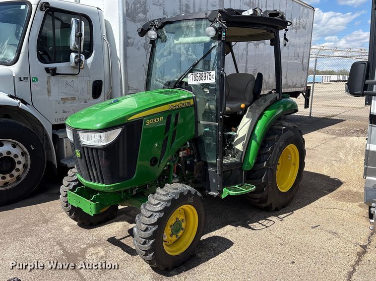 2022 John Deere 3033R MFWD tractor - YA3027